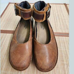 Naot two tones brown leather walking shoes velcro ankle strap size 8